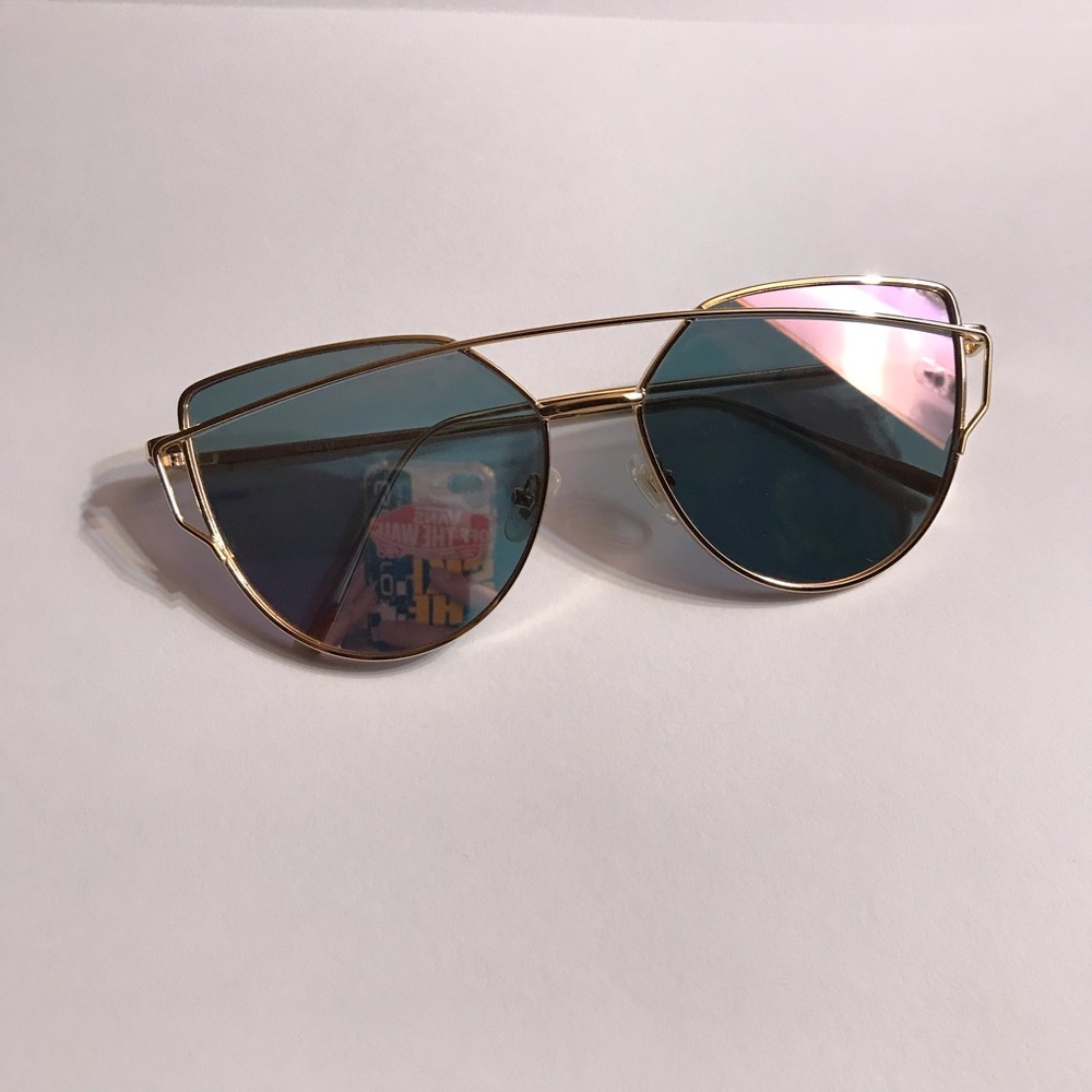 ✰ Authentic Rosegold Mirrored Sunglasses ✰ - Picture 4 of 8